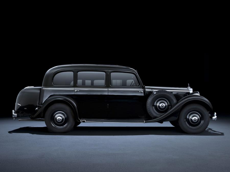  Mercedes-Benz 320 Pullman Limousine (W142) 1937 года  (фото 13 из 18)